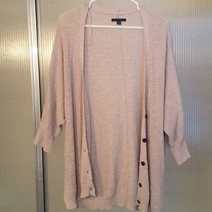 🍁 Beige 3/4 Sleeve AE Cardigan 🍁